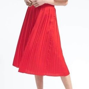 Banana Republic Pleated Skirt in Watermelon Red